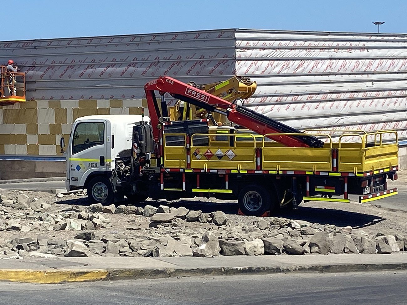 Transportes e izajes en Puerto Seco, Antofagasta.